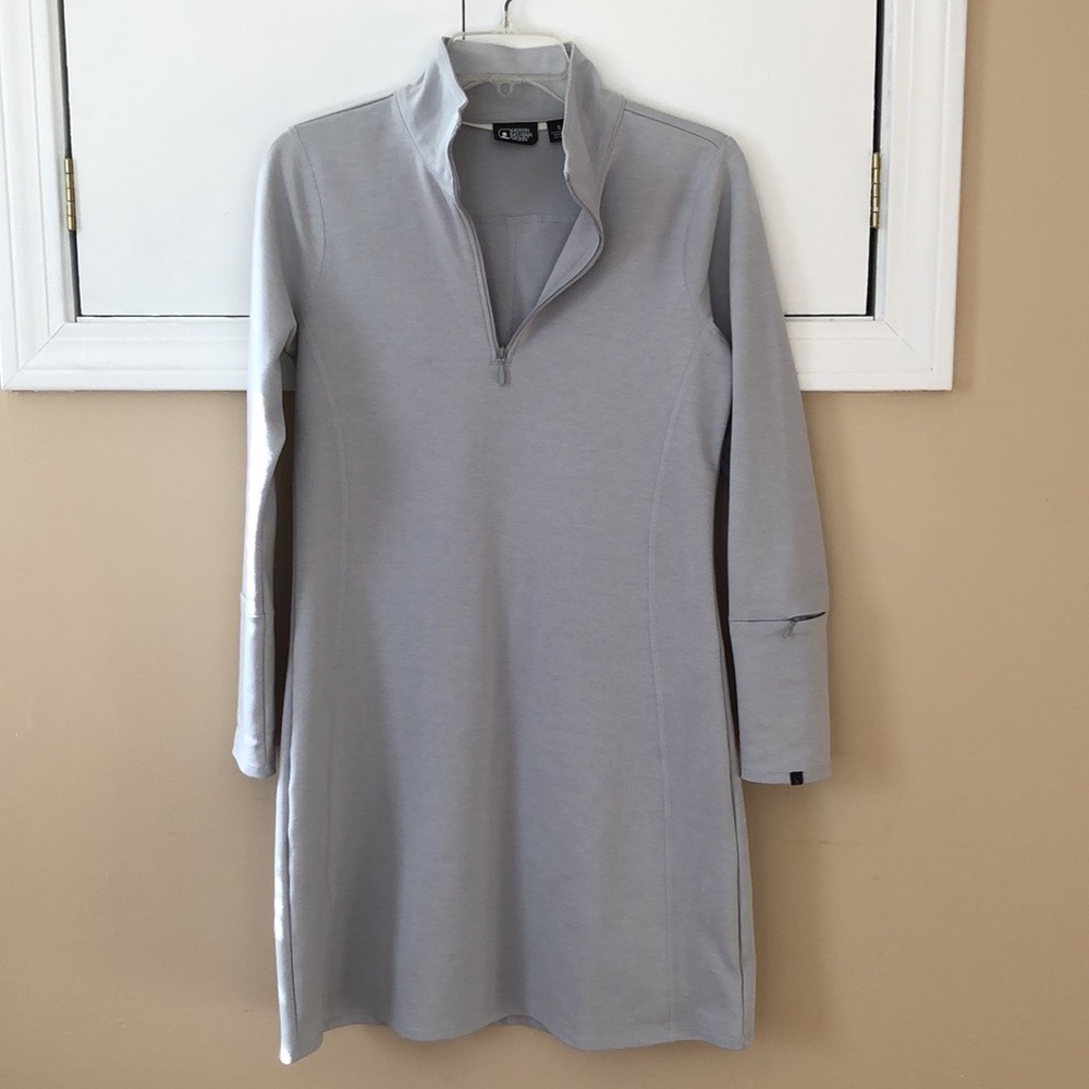 EMS hiking/athleisure dress light gray Small
